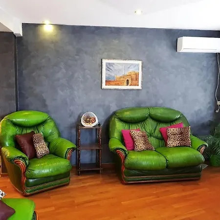 200 M2 Centre Penthouse Amazing Balcony Apartment *