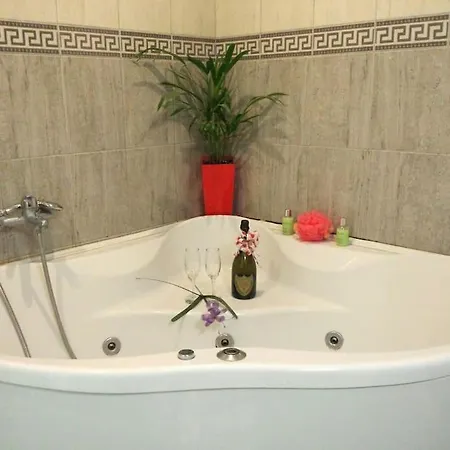 200 M2 Centre Penthouse Amazing Balcony Apartment
